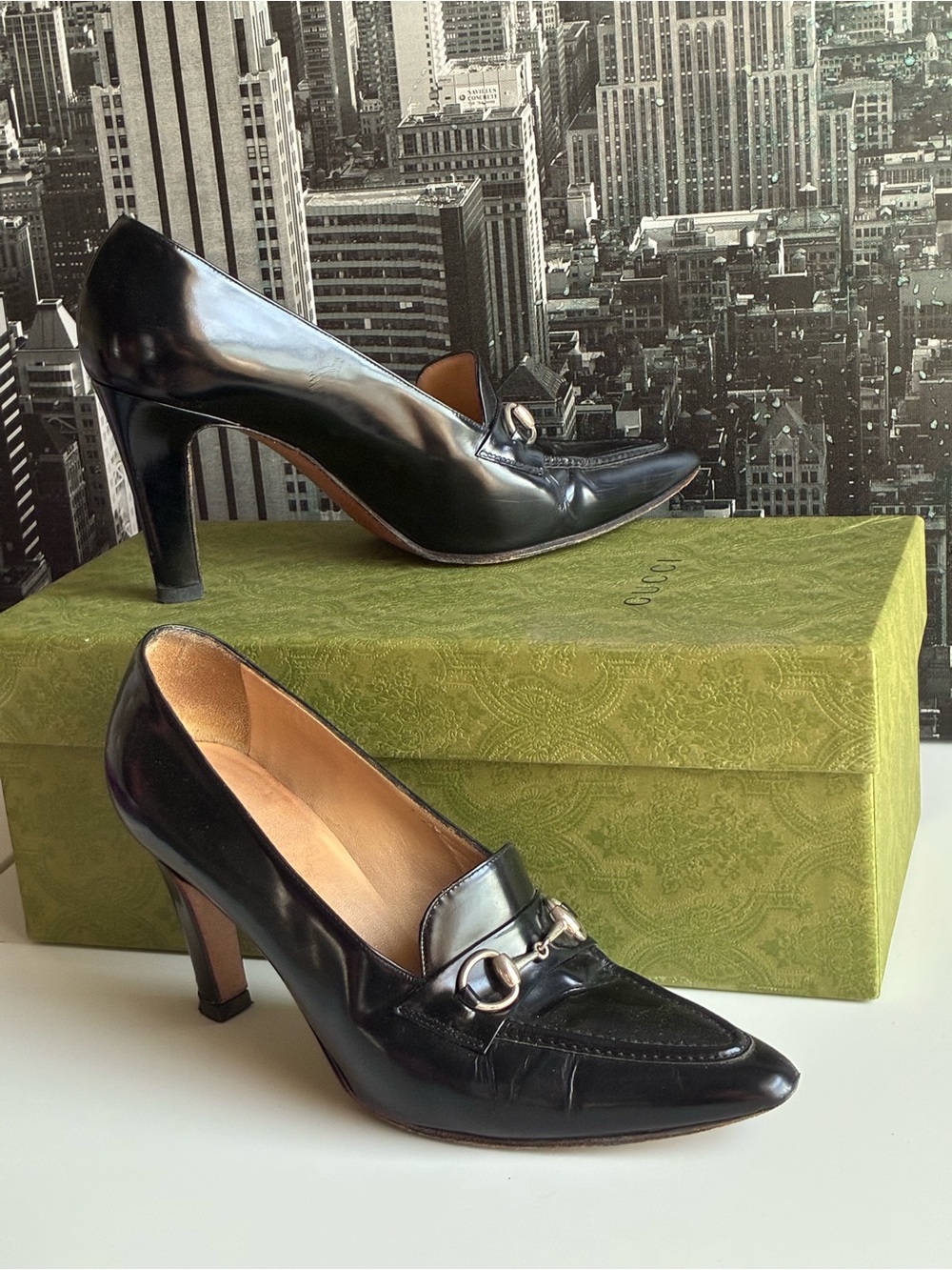 Gucci Black Leather Horsebit Mid-Heel Pumps - Picture 2 of 8